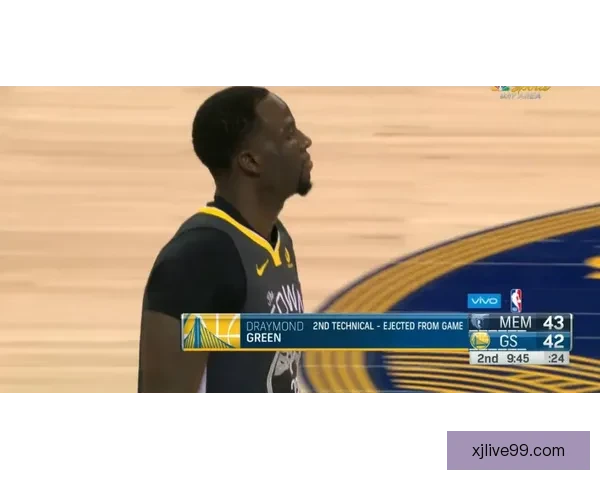 西卡因摊手抱怨裁判判罚吃到第二个技术犯规被驱逐出场
