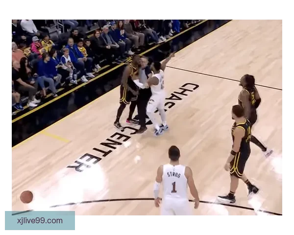 西卡因摊手抱怨裁判判罚吃到第二个技术犯规被驱逐出场